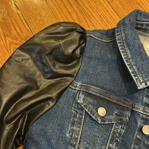 Tractr NWT size M girls denim jacket with faux leather sleeve - Picture 4 of 6